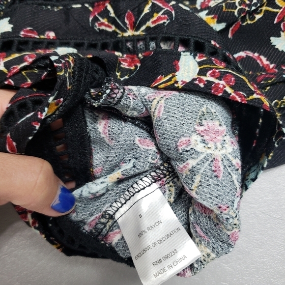 Kendall and Kylie cold shoulder strappy romper women's size small - Picture 9 of 15